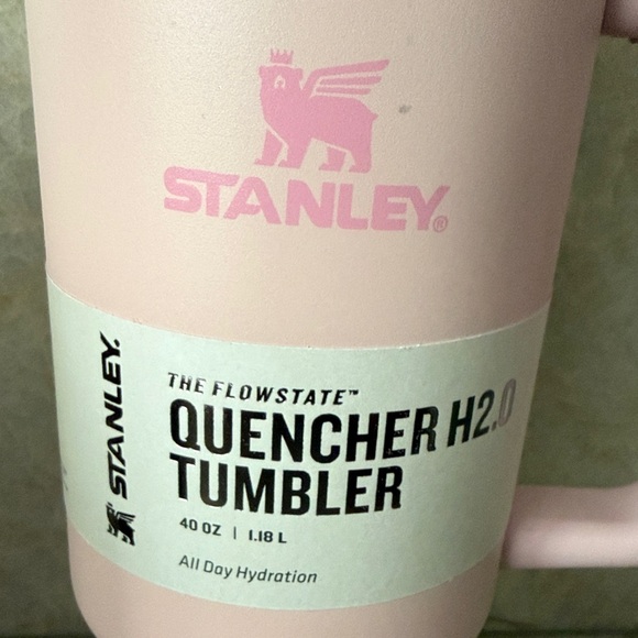 Stanley NWT Quencher H2.0 Tumbler 40 oz in Soft Pink - Picture 2 of 5